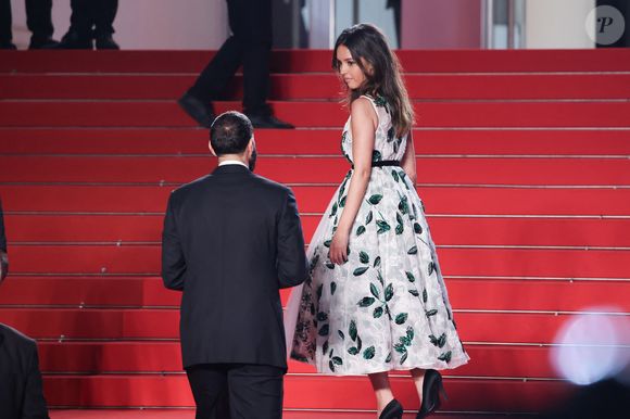 Karim Benzema et sa compagne Lyna Khoudri à la descente des marches du film « 13 jours 13 nuits » lors du 78ème Festival International du Film de Cannes. Le 23 mai 2025
© Jacovides-Moreau / Bestimage