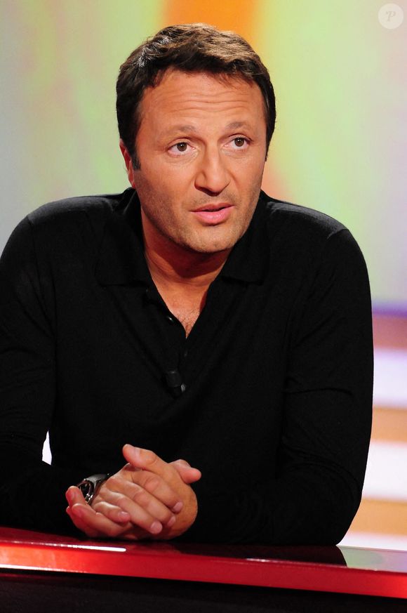 Arthur lors de l'enregistrement de l'émission Vie Privee, Vie Publique a Paris, France, le 6 novembre 2008. Photo Max Colin/ABACAPRESS.COM