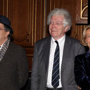 Sa discographie personnelle ne compte que trois albums, dont Long Courrier sorti en 2025.

Areski Belkacem à Paris le 22 mars 2012 pour la remise de la médaille de Vermeil à Brigitte Fontaine. Photo par AGENCE / BESTIMAGE