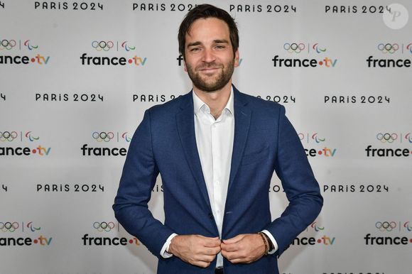 Le journaliste Samuel Ollivier pose pour un photocall avant la conférence de presse "Paris 2024" de France Télévision à Paris le 11 juin 2024. Photo by Firas Abdullah/ABACAPRESS.COM