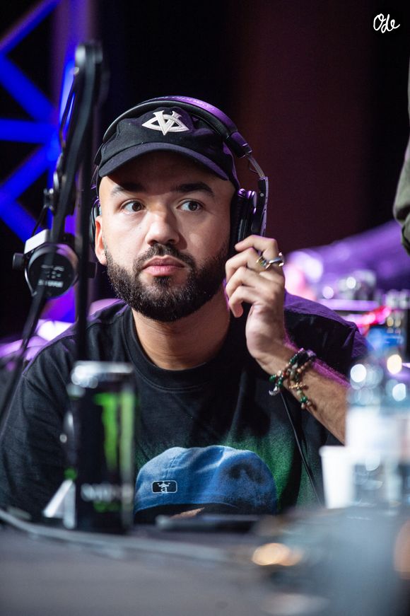 Le rappeur Oli (Olivio Ordoñez) du duo Bigflo & Oli durant les 100h du Rap Non-Stop, à Paris 19e (La Villette). © Cyril Alister-Lestage / PsnewZ / Bestimage