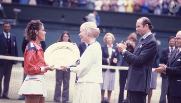 Archive - Evonne Goolagong avec Katharine Worsley, duchesse de Kent, à Wimbledon, Londres, Royaume Uni, le 4 juillet 1980. © Keystone Press Agency/Zuma Press/Bestimage