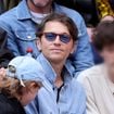 Raphaël à Roland-Garros sans Mélanie Thierry : le chanteur au milieu des stars avec deux de ses fils, dont l’aîné très chevelu !