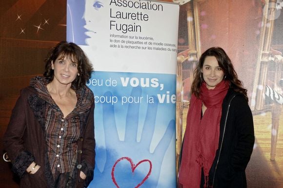 Marie et Stephanie Fugain assistent au cirque Arlette Gruss à Paris, France, le 8 décembre 2006. Photo par Giancarlo Gorassini/ABACAPRESS.COM