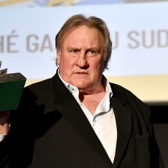 Gérard Depardieu lors de la soirée de clôture de la 3eme édition du Festival Cinéroman à Nice, le 24 octobre 2021. C'est avec la remise des prix et la projection en avant première du film Goliath, réalisé par F.Tellier, que Cinéroman s'est achevé avec en invité surprise, G.Depardieu. 
9 films tirés de roman ont été présentés en compétition et le Jury, présidé cette année par N.Bedos, a recompensé pour le prix du meilleur film adapté d'un roman : F.Zeller pour The Father,  pour Le prix d'interprétation féminine : G.Londez pour The Father, dans Le Discours de Laurent Tirard et Benedetta de Paul Verhoeven, pour le prix d'interprétation masculine : B.Lavernhe pour Le Discours de Laurent Tirard, pour le prix coup de coeur  du festival à une personnalité du cinéma pour sa relation très forte avec la ville de Nice et la côte d'Azur : M.Boujenah,  et pour finir, le prix spécial du jury a été décerné à G.Depardieu pour avoir remis dans la lumière des oeuvres  littéraires et su incarner des personnages de papier auxquels personne n'aurait osé prêter sa voix et son regard. Maigret, Germinal, Les Misérables, Monte Cristo, Les Valseuses, Sous le soleil de Satan, Les Illusions Perdues, Des Hommes, L'homme au masque de fer...