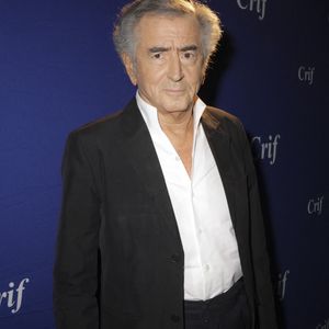 "Comme je dors très peu, je finis mes nuits seul, ailleurs. Mais chambre à part, non", explique-t-il à "La tribune du dimanche". 

Bernard-Henri Lévy lors d'une cérémonie organisée par le Conseil des institutions juives de France (CRIF) en hommage aux victimes des attentats du Hamas du 7 octobre 2023 contre Israël, à l'occasion du premier anniversaire de l'événement, à Paris, le 7 octobre 2024. 

© Jack Tribeca / Bestimage