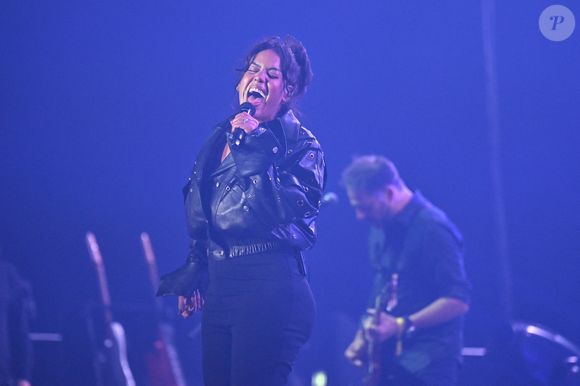 Amel Bent assistant au Foot Concert, au profit de l'association Huntington Avenir à la LDLC Arena à Lyon, France, le 11 novembre 2024. Photo par Julien Reynaud/APS-Medias/ABACAPRESS.COM