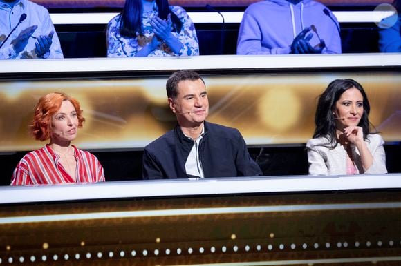 Comme toujours, en plus des candidats invités à jouer, trois personnalités rejoignent les bancs pour répondre aux questions de l'animateur Exclusif - Fabienne Carat, Laurent Luyat, Natasha St-Pier lors de l'enregistrement de l'émission "100% logique" présentée par C. Feraud et qui sera diffusée le 11 octobre 2025 au Studio du Lendit à Saint-Denis, France, le 8 mars 2025. © Cyril Moreau/Bestimage