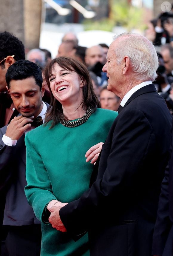 Charlotte Gainsbourg et son compagnon Yvan Attal débarquent au Festival, deux grandes stars brillent par leur absence : Le diaporama - Purepeople