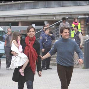 Craignant qu'il initie leur fille à ses croyances en plus de voir sa carrière cinématographique en berne, Katie Holmes avait alors orchestré leur divorce en 2012. 

Tom Cruise, Katie Holmes et leur fille Suri sur le tournage du film "Knight and day" à Seville.