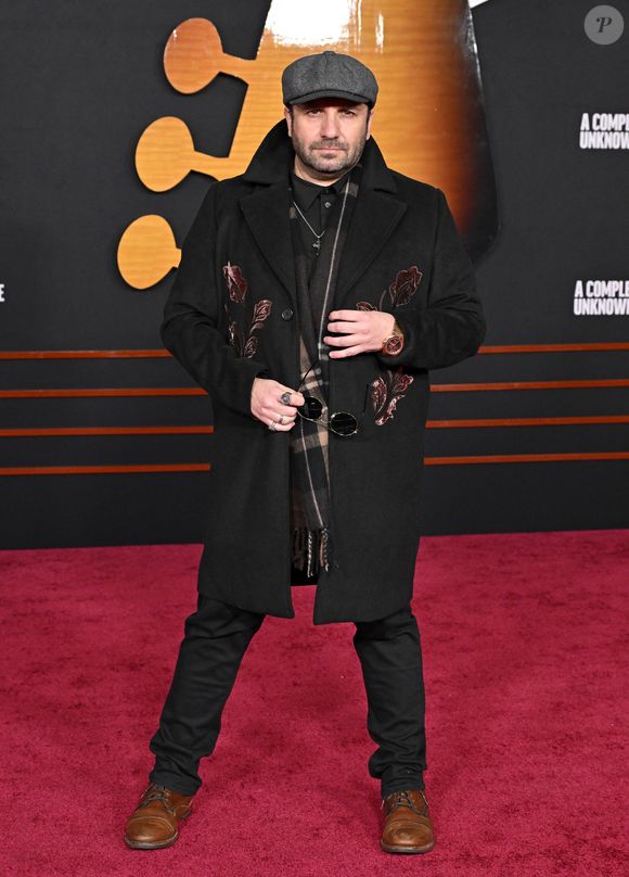 A savoir, Brad Everett Young.

Los Angeles Premiere of Searchlight Pictures "A Complete Unknown”.
Dolby Theatre, Hollywood, California.

Pictured:  Brad Everett Young.