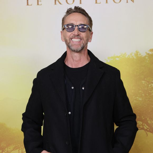 Lui qu'on connaît si souriant et rieur

Philippe Caverivière - Première du film Disney "Mufasa, Le Roi lion" au cinéma Pathé Palace à Paris le 12 décembre 2024. © Coadic Guirec/Bestimage