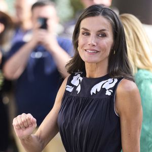 La reine Letizia d'Espagne participe au symposium « Femmes, sport et société organisé à l'occasion de la deuxième édition du tournoi de basket-ball caritatif organisé par l'équipe CHALLENGE 40 BASKET, afin de sensibiliser le public aux mutilations génitales féminines et autres abus contre les femmes, au Centre culturel Paco de Lucia, le 10 septembre 2025 à Torrelodones, en Espagne. Zuma / PsnewZ / Bestimage