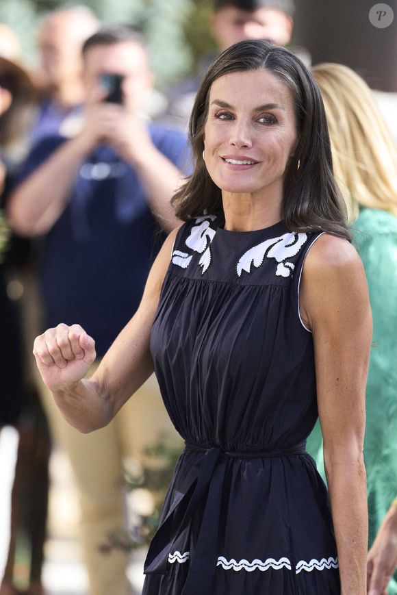 La reine Letizia d'Espagne participe au symposium « Femmes, sport et société organisé à l'occasion de la deuxième édition du tournoi de basket-ball caritatif organisé par l'équipe CHALLENGE 40 BASKET, afin de sensibiliser le public aux mutilations génitales féminines et autres abus contre les femmes, au Centre culturel Paco de Lucia, le 10 septembre 2025 à Torrelodones, en Espagne. Zuma / PsnewZ / Bestimage