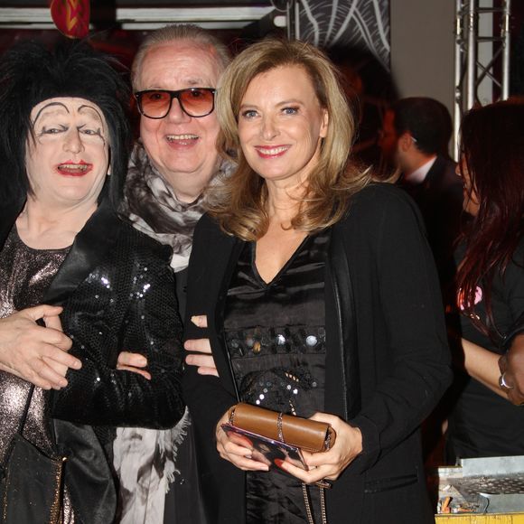 Michel Michel (patron du Banana Café) et Valérie Trierweiler - 25 ans du club Banana café à Paris, France, le 5 décembre 2016. Les maîtres des lieux, Michel Michel et Rudy of Paris (Rudy Latchman), ont décidé de fêter les 25 ans du club Banana café ce lundi 5 décembre 2016 de 23h à l'aube. © Baldini/Bestimage