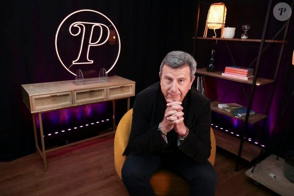 Pascal Bataille en interview pour "Purepeople", avec le format "En privé avec"