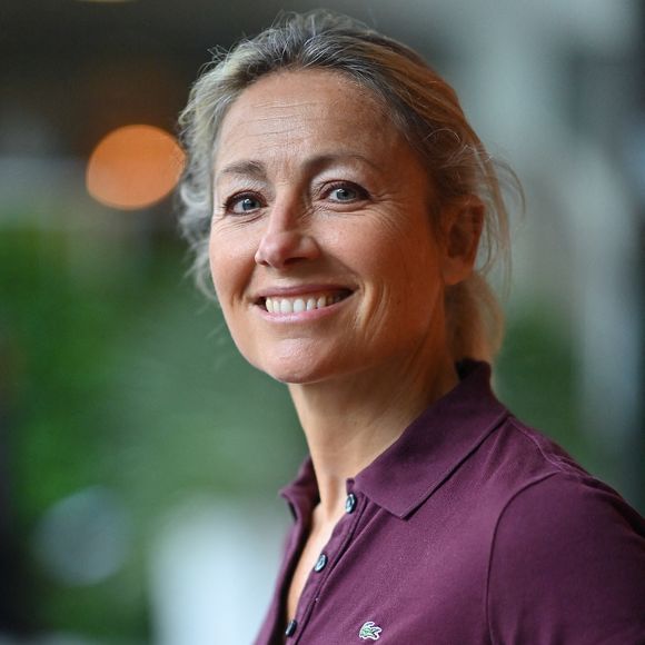 "La chose la plus dure, c'est de renoncer à ce qu'on a l'impression de porter comme une mission. Toute la rédaction se sent investie, c'est assez lourd, riche, passionnant et sérieux. Donc, ce qui provoque un sentiment un peu bizarre quand on arrête, c'est que la mission est terminée" a confié Anne-Sophie Lapix.

Anne-Sophie Lapix assiste aux Internationaux de France 2024 à Roland Garros le 02 juin 2024 à Paris, France. Photo by ABACAPRESS.COM