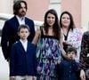 Et visiblement adepte des joujous électroniques
Dimitri Rassam, Raphaël Elmaleh, Charlotte Casiraghi, Balthazar Rassam lors du traditionnel pique-nique "U Cavagnëtu" au parc Princesse Antoinette à Monaco le 9 septembre 2023.
© Claudia Albuquerque / Bestimage
