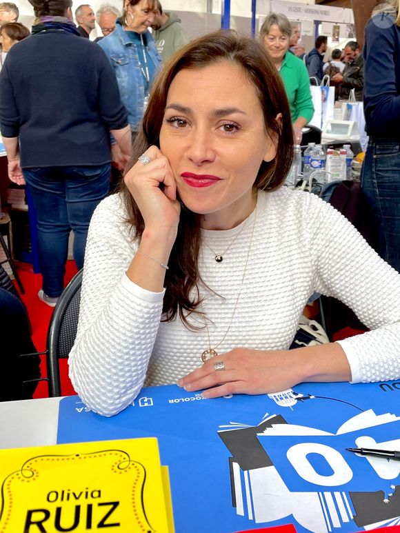 Elle était en train d'écrire un livre

Olivia Ruiz lors de la 40ème Foire du Livre de Brive à Brive-la-Gaillarde, France, le 5 novembre 2022. © Fabien Faure/Bestimage