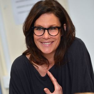 Astrid Veillon participe à la campagne "Lecture pour tous" au collège Ségurane à Nice le 6 février 2017. © Bruno Bebert / Bestimage