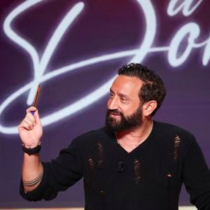 Exclusif - Cyril Hanouna, sur le plateau de l'émission TBT9 (Tout beau tout n9uf) présentée par C.Hanouna et diffusée en direct sur W9 à Paris le 1er décembre 2025. © Jack Tribeca / Bestimage
