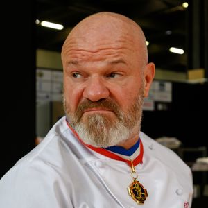 Le célèbre chef Philippe Etchebest avait fermement déconseillé l'utilisation des marmites en verre pour la cuisson.

Exclusif - Philippe Etchebest préside le salon français de la restauration "Expotel" à Bordeaux. Il dirige aussi la journée des chefs et sa composition regroupant plusieurs Etoiles sur l'évènement. © Patrick Bernard/ Bestimage