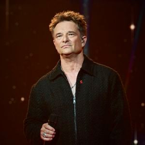 Exclusif - David Hallyday lors de l’enregistrement de l’émission “Les stars s’unissent pour le Sidaction” au théâtre Marigny à Paris, France, le 11 mars 2025. L’émission sera diffusée en prime le 22 mars sur France 2. © Guirec-Moreau/ Bestimage