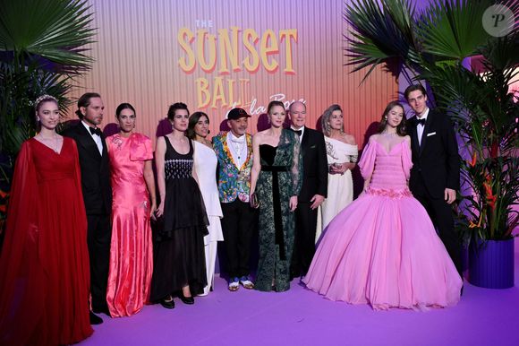 Pour la 69ème édition du Bal de la Rose, les petits plats ont été mis dans les grands ! 

Béatrice Borroméo, Andréa Casiraghi, sa femme Tatiana Santo Domingo, Charlotte Casiraghi, Blanca Li, Christian Louboutin, la princesse Charlene de Monaco le prince Albert II de Monaco, la princesse Caroline de Hanovre, la princesse Alexandra de Hanovre et son compagnon Ben Sylvester Strautmann durant la 69ème édition du Bal de la Rose dans la Salle des Étoiles du Sporting Monte-Carlo à Monaco, le 29 mars 2025. © Bruno Bebert / Pool Monaco / Bestimage