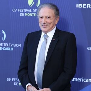 Michel Drucker - Photocall de la cérémonie d'ouverture de la 65ème édition du Festival TV De Monte Carlo le 12 Juin 2026
 © Denis Guignebourg /Bestimage