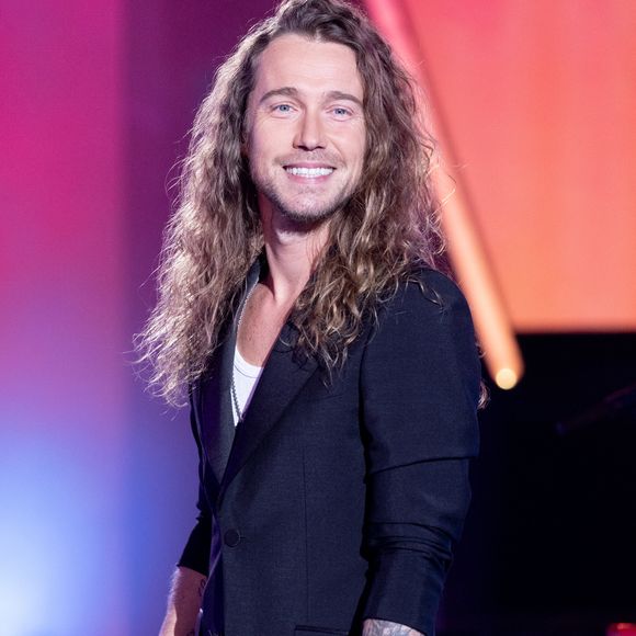 "J’ai bien réfléchi, et je pense que c’est évident : pour que tu puisses continuer à chanter Pandi Panda, je vais t’offrir l’un de mes costumes de panda."...

Exclusif - Julien Doré - Enregistrement de l'émission "La grande soirée du 31" à Chantilly" au Château de Chantilly, diffusée le 31 décembre sur France 2. © Tiziano da Silva-Cyril Moreau / Bestimage