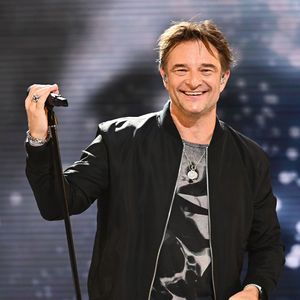 A rappeler que l'artiste a joué dans "He's My Girl" (1987), "Grosse fatigue" (1994) ou encore "Hunger Games : La Révolte - Partie 2" (2015) dans laquelle il avait fait une brève apparition. 

Exclusif - David Hallyday - Enregistrement de l'émission "Vivement Dimanche", présentée par M.Drucker et diffusée le 27 octobre sur France 3
© Guillaume Gaffiot / Bestimage