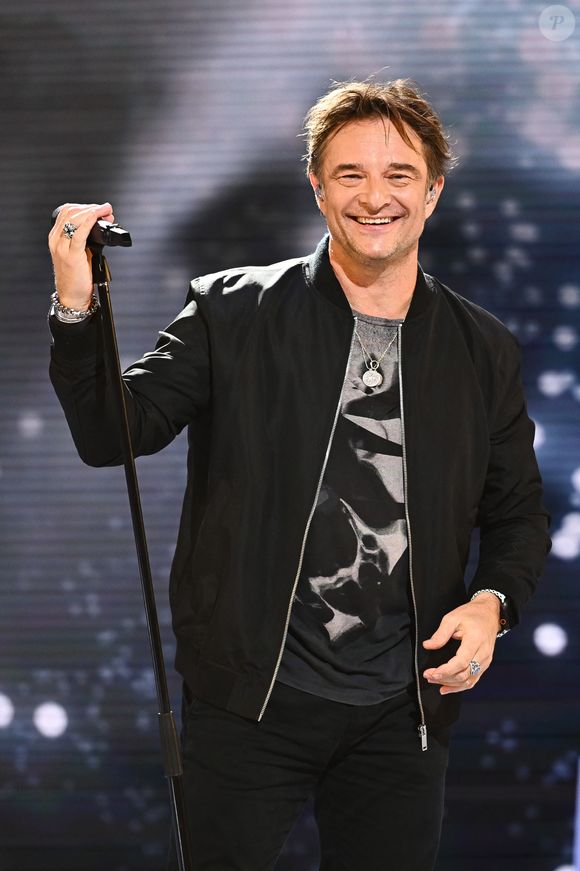 A rappeler que l'artiste a joué dans "He's My Girl" (1987), "Grosse fatigue" (1994) ou encore "Hunger Games : La Révolte - Partie 2" (2015) dans laquelle il avait fait une brève apparition. 

Exclusif - David Hallyday - Enregistrement de l'émission "Vivement Dimanche", présentée par M.Drucker et diffusée le 27 octobre sur France 3
© Guillaume Gaffiot / Bestimage