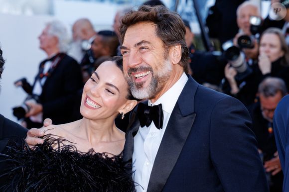 Victoria Luengo, Javier Bardem - Montée des marches du film " El Ser Querido " lors du 79ème Festival International du Film de Cannes, le 16 mai 2026. © Jacovides-Moreau / Bestimage