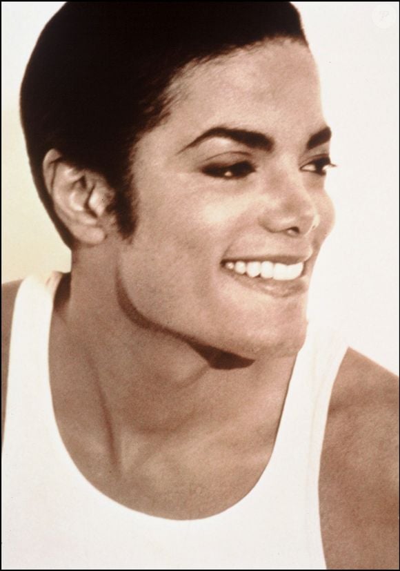 Aujourd’hui âgé de plus de 40 ans, Bubbles vit en Floride dans un sanctuaire, loin de la célébrité et des caméras.

Archives "michael jackson" "portrait" homme profil

ALPHA AGENCY / BESTIMAGE