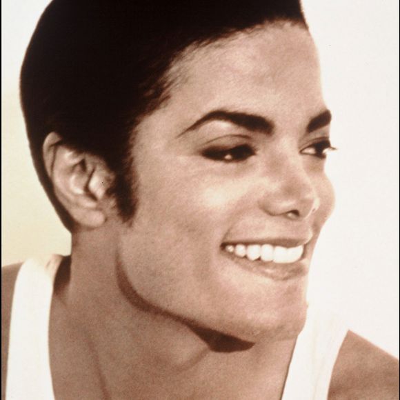 Aujourd’hui âgé de plus de 40 ans, Bubbles vit en Floride dans un sanctuaire, loin de la célébrité et des caméras.

Archives "michael jackson" "portrait" homme profil

ALPHA AGENCY / BESTIMAGE