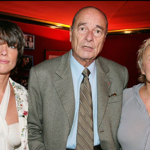 Elles se sont rencontrées lors d'un dîner chez des amis communs...

Anne Le Nen, Jacques Chirac et Muriel Robin – Générale de Fugueuses au Théâtre des Variétés, Paris, le 8 octobre 2007. © Rindoff-Guirec / Bestimage