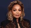 Pour se préparer à la scène, la chanteuse a adopté une activité sportive peu conventionnelle : chanter en sautant sur un trampoline.

Beverly Hills, Californie, États-Unis : Janet Jackson lors du gala Dancers Against Cancer’s Gala of the Stars 2026, organisé au Beverly Hilton Hotel. | 00775149