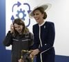 Vêtue d’une élégante robe manteau bleue marine et blanche et coiffée d’un Bibi du célèbre chapelier Philip Treacy,
Le Prince de Galles et la Princesse de Galles, commanditaires du HMS Glasgow, assistent à la cérémonie de baptême du navire au chantier naval de BAE Systems à Scotstoun, Glasgow. 22 mai 2025. Photo by Andrew Barr/News Licensing/ABACAPRESS.COM