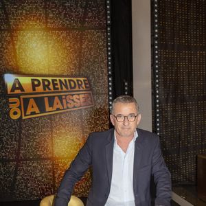 Exclusif - Christophe Dechavanne - Enregistrement du jeu "À Prendre Ou À Laisser" (APOAL) présenté par Christophe Dechavanne et diffusé sur C8 à partir du 14 juin 2021, à Paris, France,  le 1er juin 2021. © Jack Tribeca/Bestimage