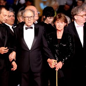 Avant de s'en aller, il était installé à Uzès.
Jean-Louis Trintignant, sa femme Marianne Hoepfner - Montée des marches du film "Happy End" lors du 70ème Festival International du Film de Cannes. Le 22 mai 2017. © Borde-Jacovides-Moreau/Bestimage