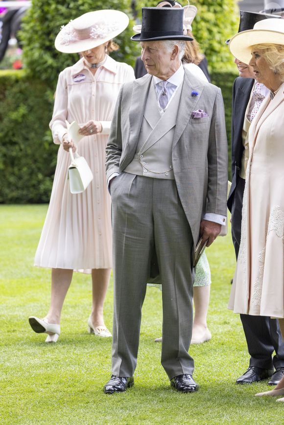 Le roi Charles III d'Angleterre et Camilla Parker Bowles, reine consort d'Angleterre, assistent à la dernière journée des courses hippiques Royal Ascot, le 22 juin 2024.
Photo : Agence / Bestimage