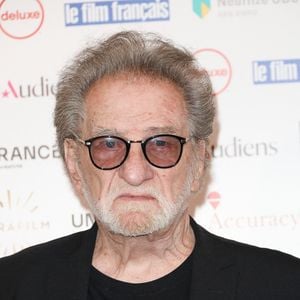 Eddy Mitchell interrompt momentanément la promotion de son nouvel album pour de légères raisons de santé.  © Coadic Guirec/Bestimage