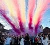 Pour cette grande première, le domaine s’est transformé en décor de cérémonie avec robes de mariée, tables élégamment dressées, calèche fleurie et fumigènes roses et blancs.

Delphine Wespiser et Roger Erhart, grande première pour eux.