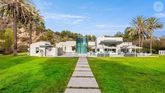 Exclusif - La nouvelle villa de Kanye West à Beverly Hills. Kanye a finalisé l'achat hors marché pour 35 millions de dollars. La propriété de style méditerranéen comprend environ 1900 m2 d'espace habitable, des jardins privés et des vues panoramiques sur la ville. Los Angeles, le 15 décembre 2024.