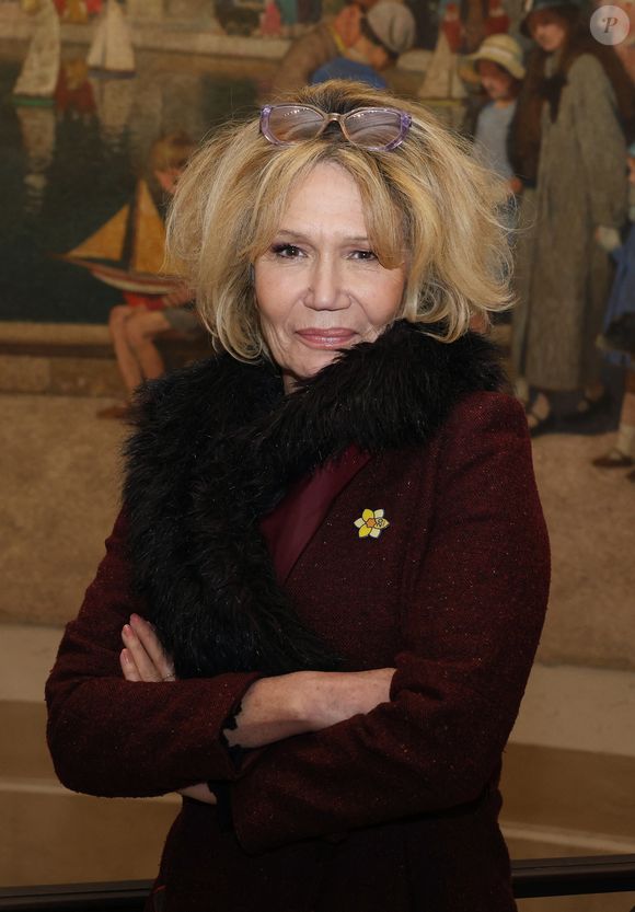 Clémentine Célarié lors du lancement de 'Une Jonquille contre le cancer' à Paris le 12 Mars 2024.
© Denis Guignebourg/Bestimage