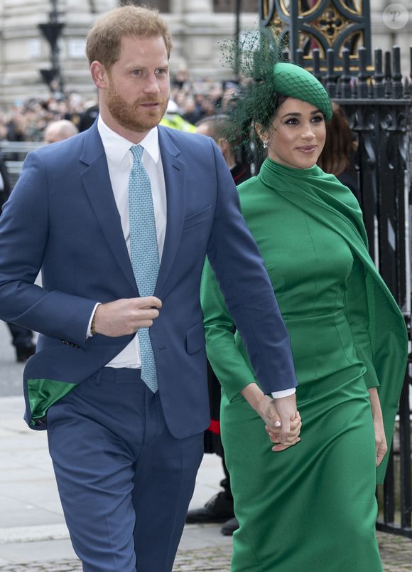 Les tensions entre père et fils datent du retrait des Sussex de leurs fonctions royales en 2020 

La famille royale d'Angleterre lors de la cérémonie du Commonwealth en l'abbaye de Westminster à Londres, le 9 mars 2020. © AGENCE / BESTIMAGE