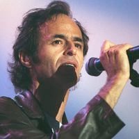 Non, Jean-Jacques Goldman n’a pas disparu et quand il apparaît, il ne fait pas les choses à moitié