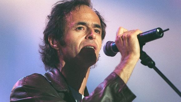 Non, Jean-Jacques Goldman n’a pas disparu et quand il apparaît, il ne fait pas les choses à moitié