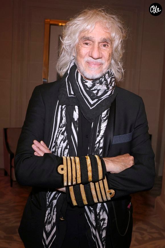 Louis Bertignac - Soirée de gala pour la Fondation de la Recherche en Physiologie, "Les Stéthos d'Or" au Four Seasons Hôtel George V à Paris le 16 mars 2026. © Cédric Perrin/Bestimage