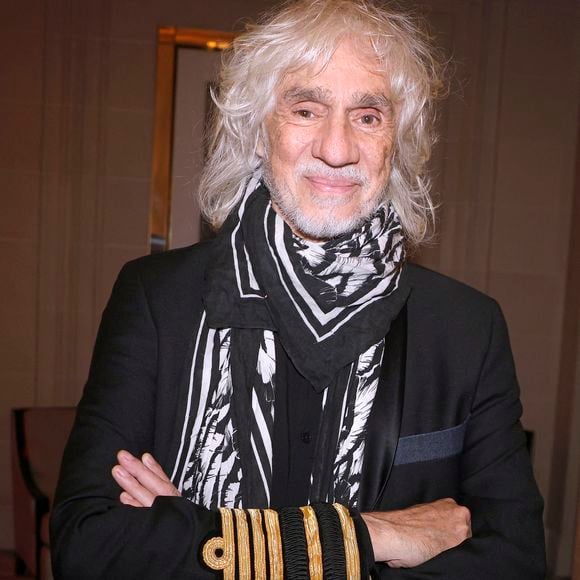 Louis Bertignac - Soirée de gala pour la Fondation de la Recherche en Physiologie, "Les Stéthos d'Or" au Four Seasons Hôtel George V à Paris le 16 mars 2026. © Cédric Perrin/Bestimage
